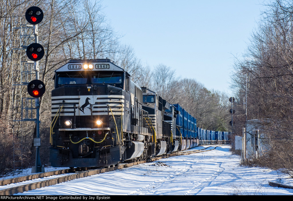 265 comes by the eastward signal at CPF-346 